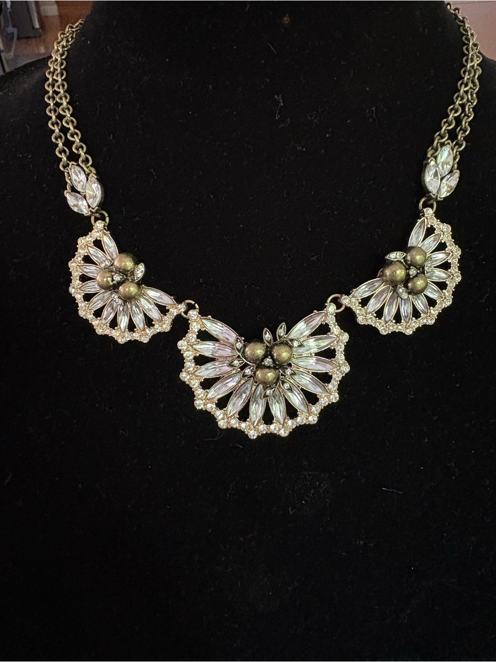 RARE: Stunning Banana Republic Gold-Tone Crystal Statement Necklace